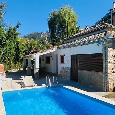 Hostal La Fuente De El Nacimiento Benamahoma Exterior foto