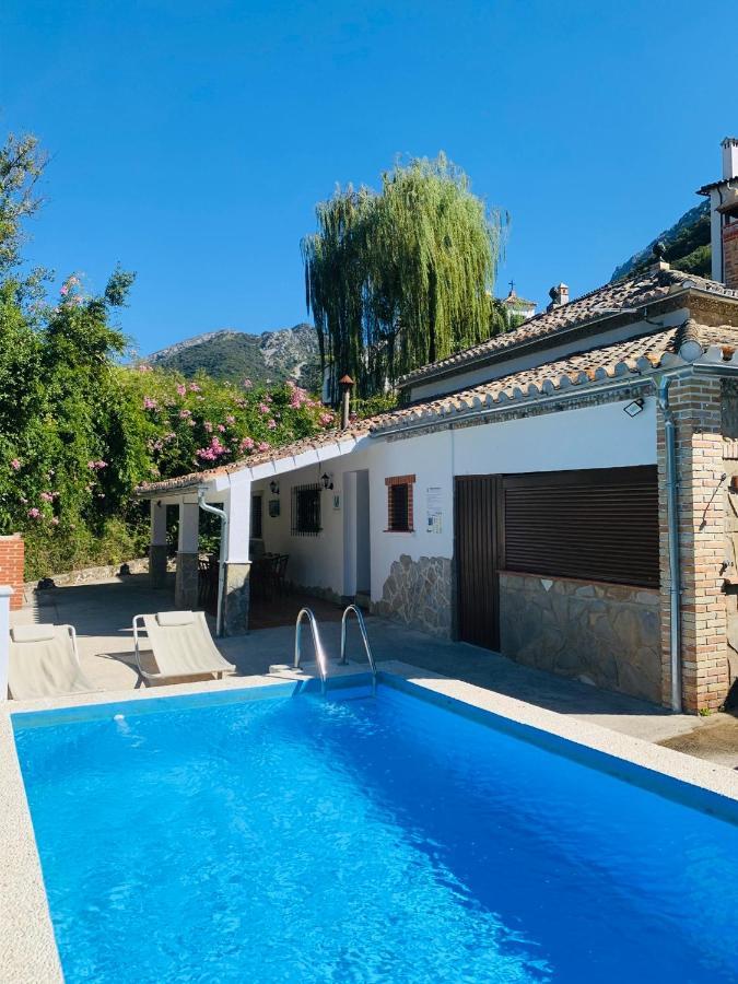 Hostal La Fuente De El Nacimiento Benamahoma Exterior foto