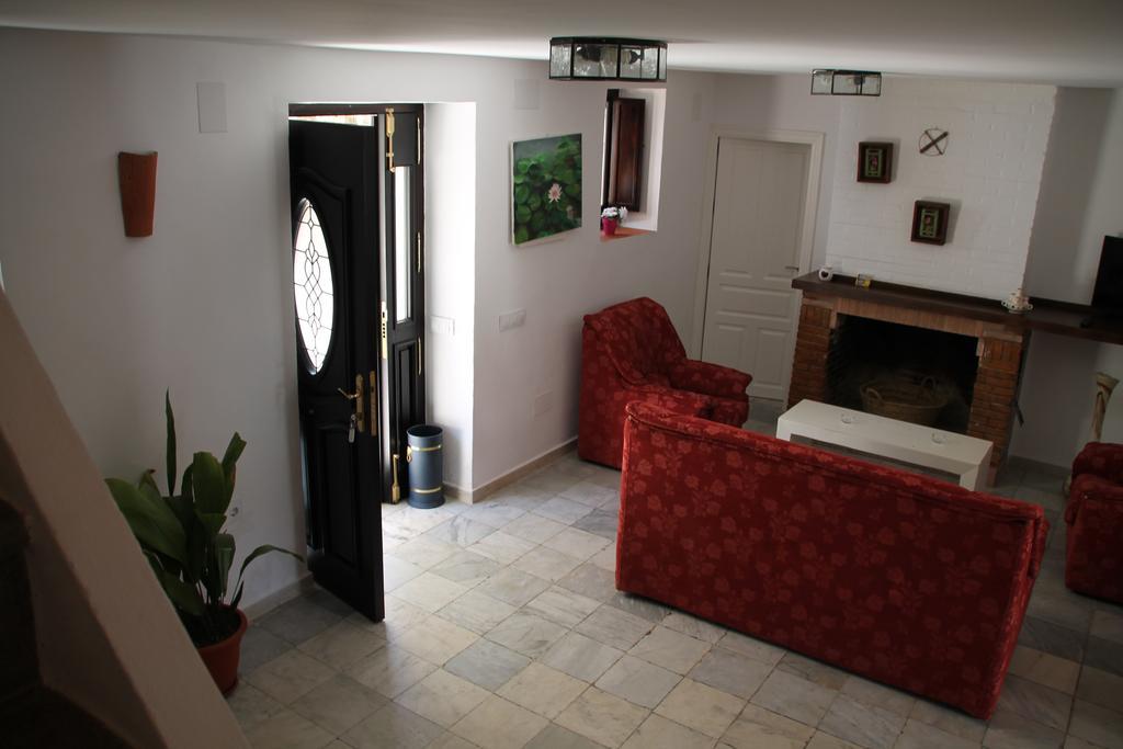 Hostal La Fuente De El Nacimiento Benamahoma Exterior foto