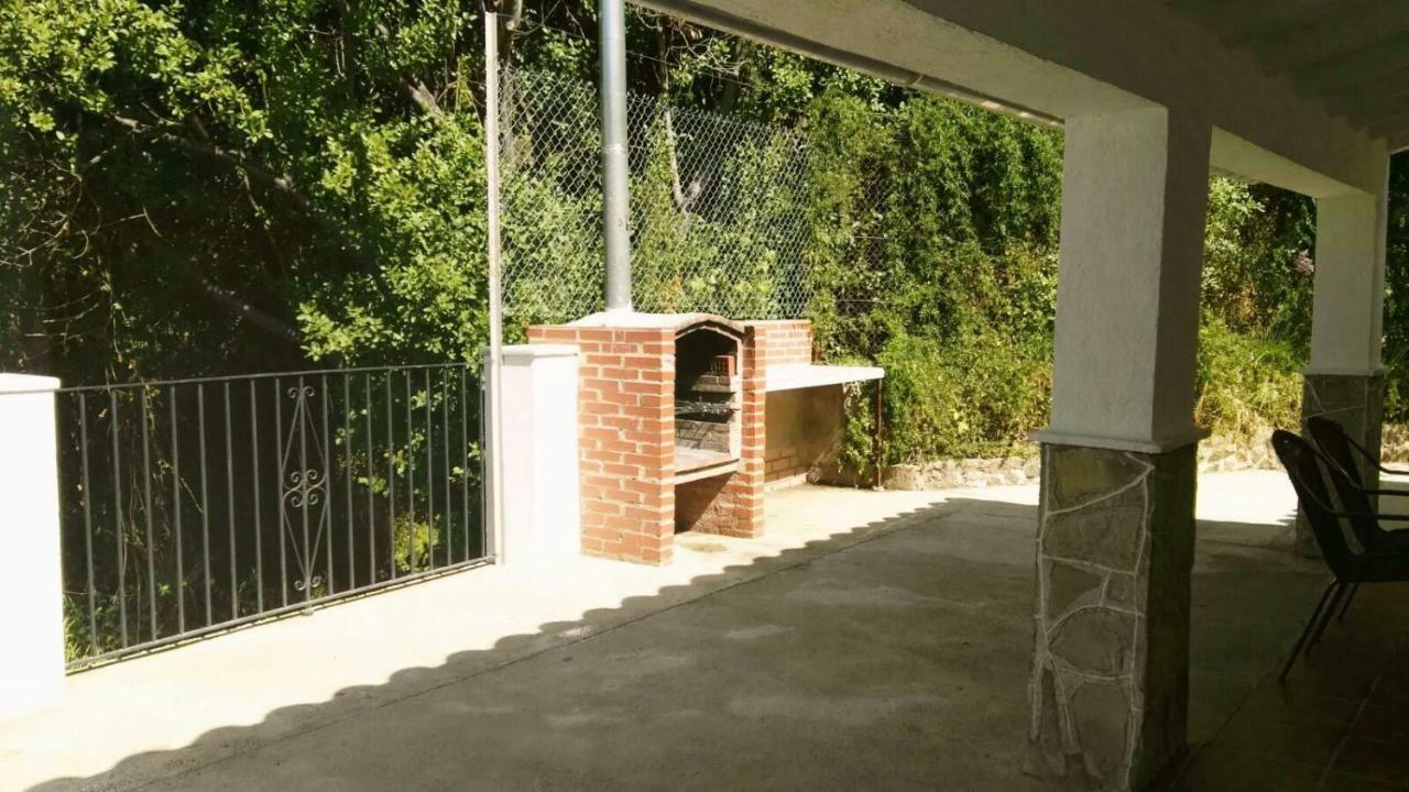 Hostal La Fuente De El Nacimiento Benamahoma Exterior foto